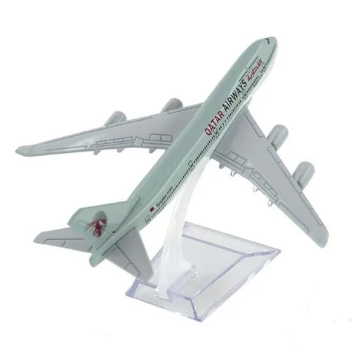 AIRPLANE  DIECAST  METAL QATAR B747 16CM MODEL