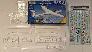 Revell Glider Plane ASK 21 1:32 Scale Plastic Model Kit 04224 (Aircraft)