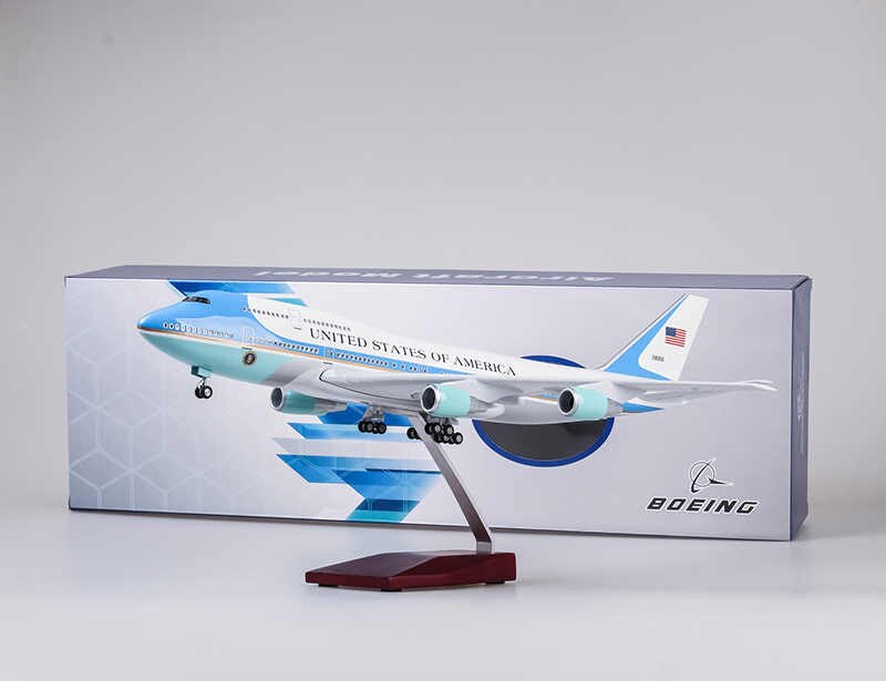 Static 787 Etihad (1:130)