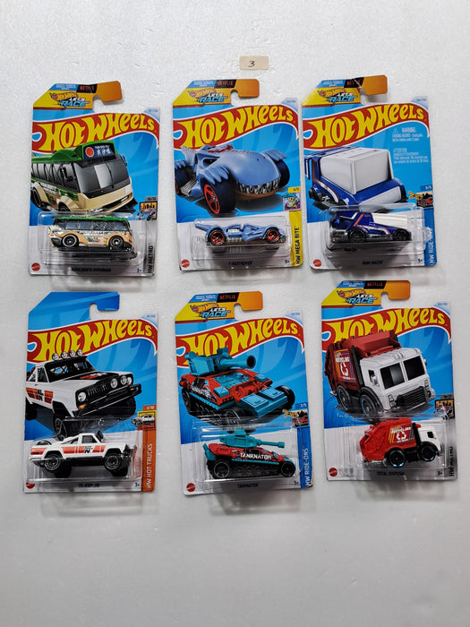 HOT WHEELS - CASE M- BASIC CAR ASSORTED (PACK OF 6 )-DIECAST