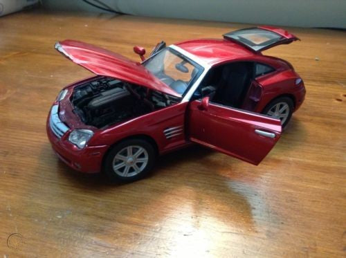 CHRYSLER CROSSFIRE-Motor Max -1-18 Scale Die-Cast Car