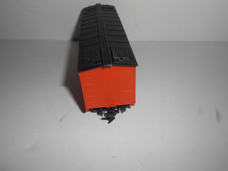 HO SCALE 9143 DOUBLE DOOR RAIL CAR