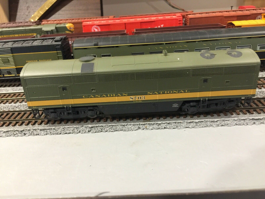 Ho Scale C-Liner Canadian National(A+B Powered)