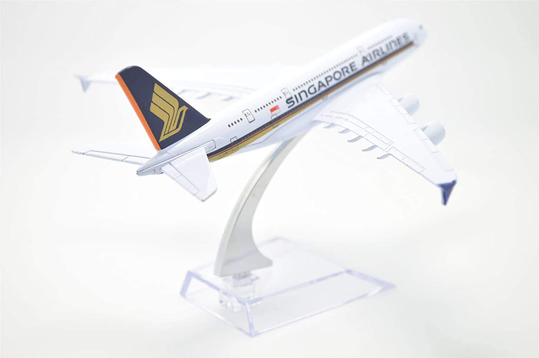 Airplane Metal Diecast Singapore Airline A380 15cm wingspan and 14cm plane