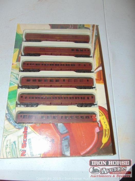 N SCALE RAIL CARS WITH MAGNEMATIC COUPLER