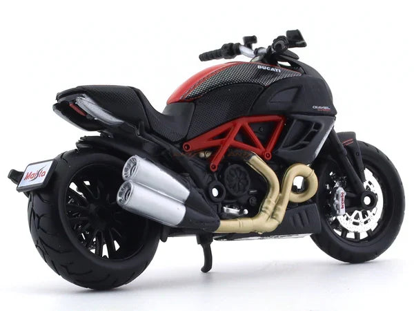 MAISTO DUCATI DIAVEL CARBON 1/18 DIECAST MODEL 20-10115