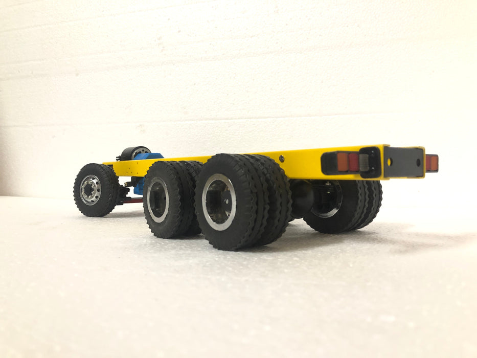 6 Wheel Chassis with Motor-Gearbox and Steering Servo (Scale 1:18)