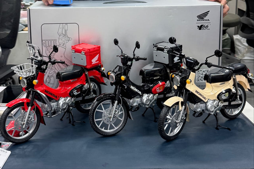 Honda Cross Cub Die-Cast Motorcycle Model with Smoke Function – 1:12 Scale