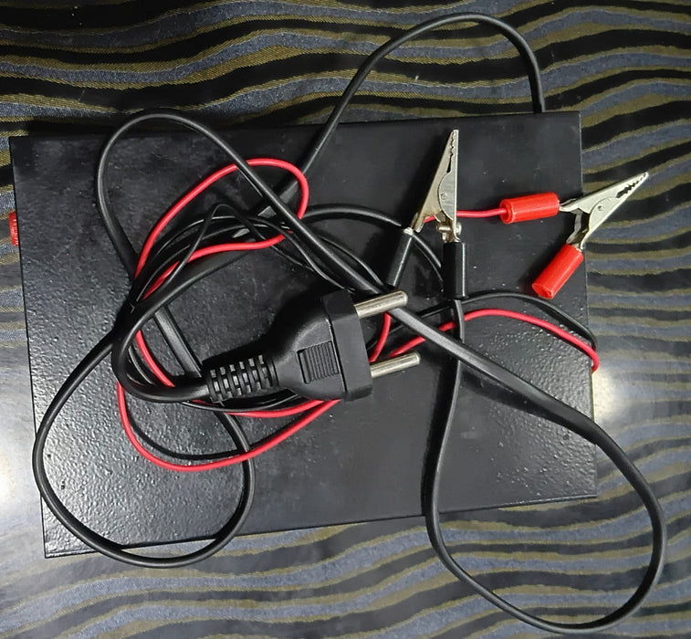 12V BATTERY CHARGER WITH AMP METER