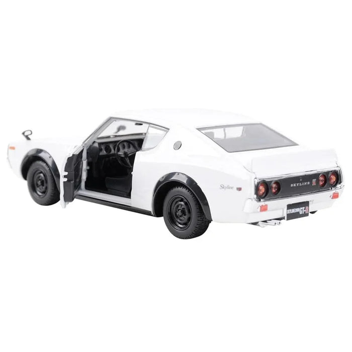 MAISTO 1973 NISSAN SKYLINE 2000 GT-R (KPGCIIO) WHITE  1/24  DIECAST CAR MODEL