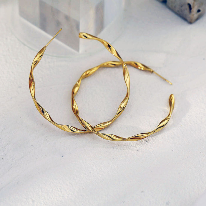 ALICIA Wavy Twist Gold Hoop Earrings
