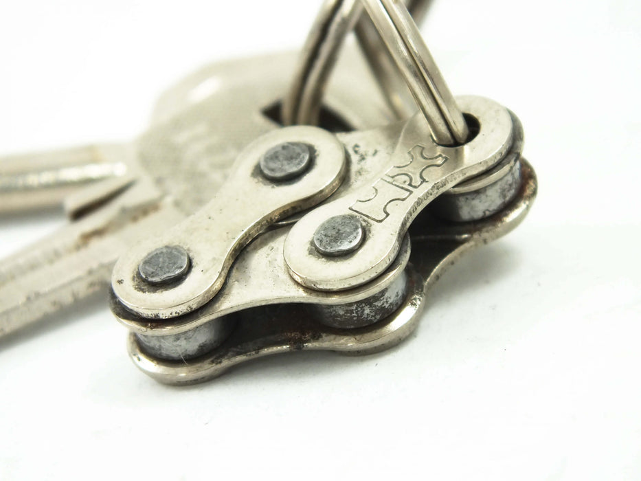 Bike Key Ring “4” made of Recycled Bike Chain - silver