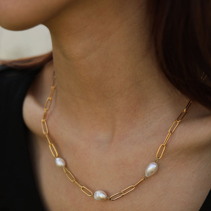 YORK Fresh Water Pearl Necklace